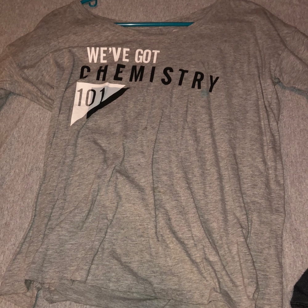 Gray tee